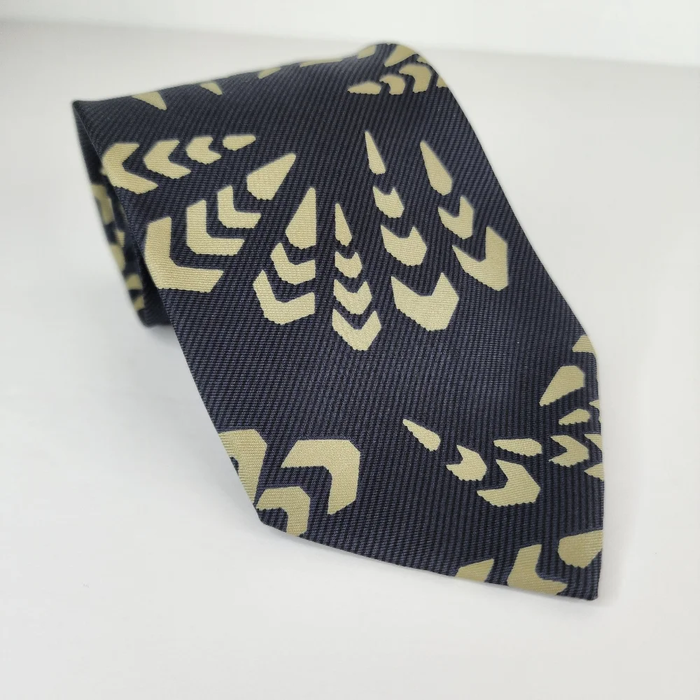 GIORGIO ARMANI Blue Silk Tie.
